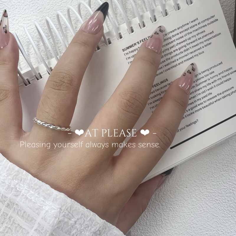 Gedrehter Ring aus 925er Silber – Stapelbar, minimalistisch, essentiell