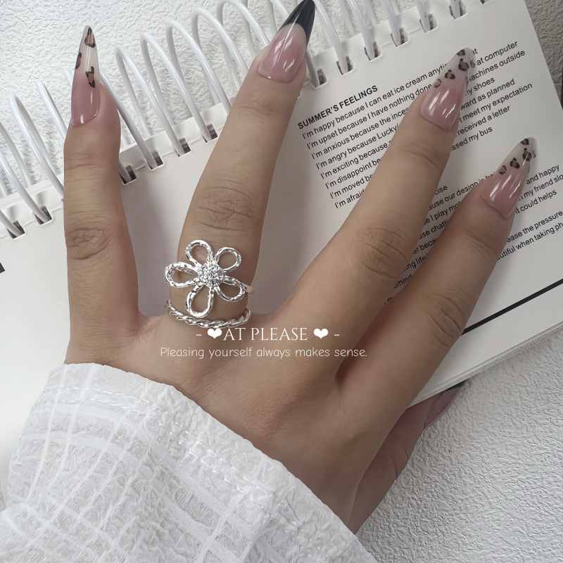 Gedrehter Ring aus 925er Silber – Stapelbar, minimalistisch, essentiell