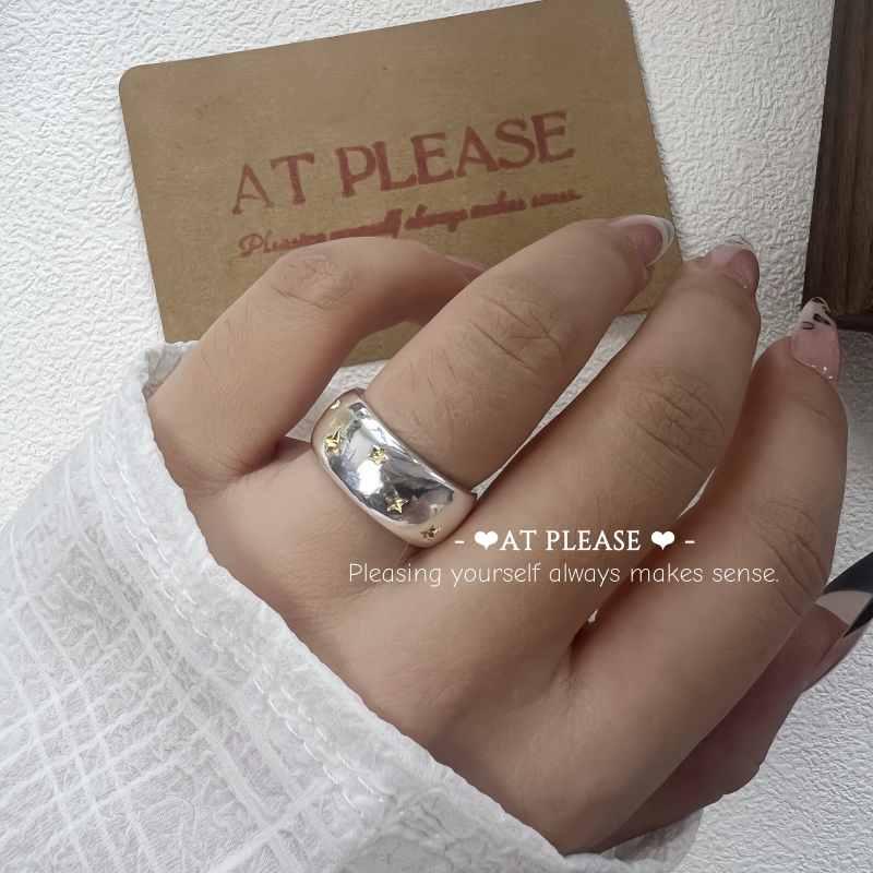 Wide Star Band Ring – Tarnish-Resistant Minimalist