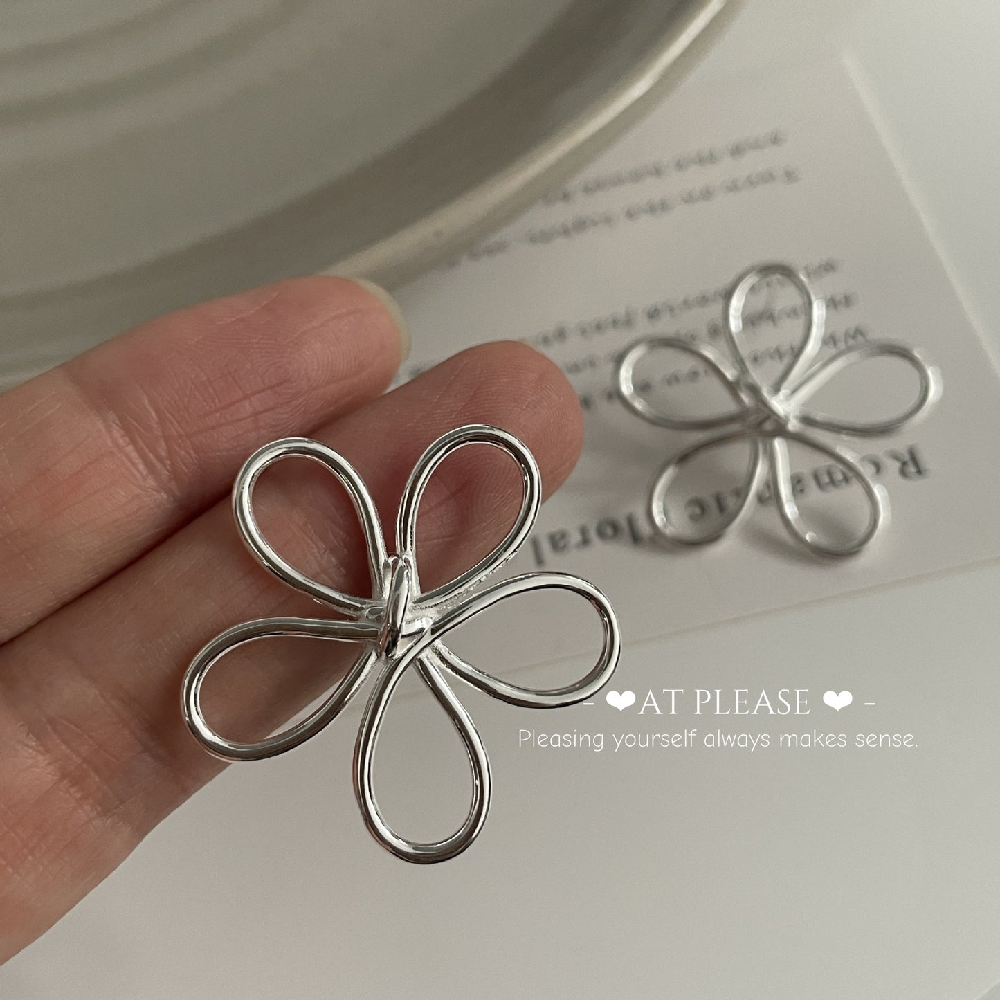 S925 Sterling Silver Large Flower Minimalist Earrings - Korean-Style Ins Niche Design