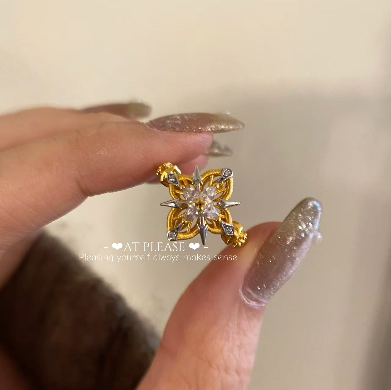 Verflochtener Dornenring aus der Mitte des Jahrhunderts | Diamantbesetztes Starburst-Design