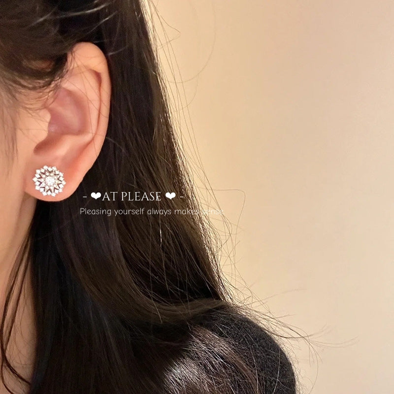 S925 Silver Christmas-Style Snowflake Star Disc Stud Earrings - Light Luxury Versatile