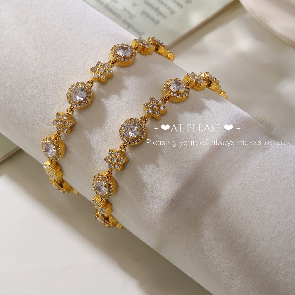 18 Karat vergoldetes Titanstahl-Armband mit 5A-Zirkonia und sechsblättrigem Blumenmuster – Luxuriöser Instagram-Schmuck