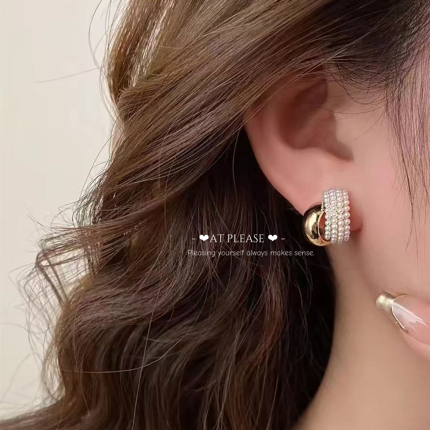 French Elegant Minimalist Pearl Stud Earrings - Metal Arc Design S925 Pin