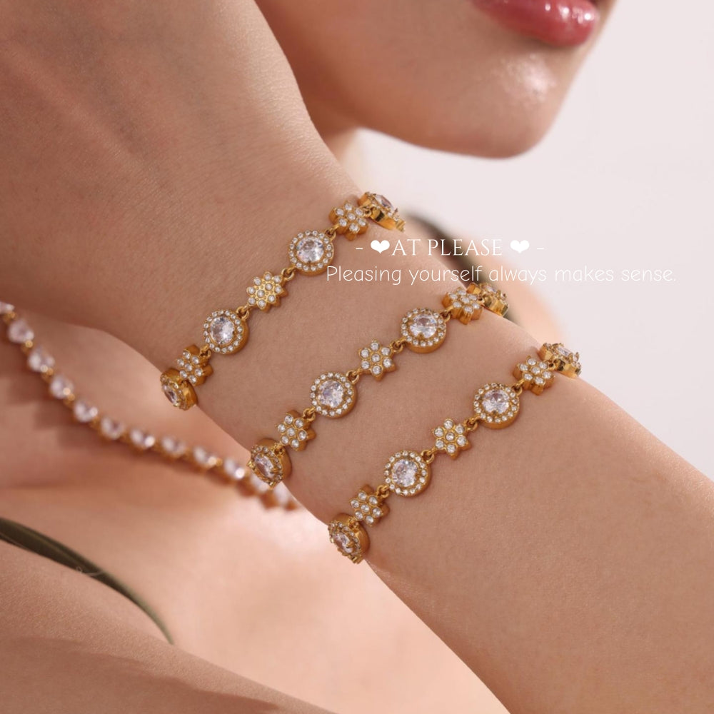 18 Karat vergoldetes Titanstahl-Armband mit 5A-Zirkonia und sechsblättrigem Blumenmuster – Luxuriöser Instagram-Schmuck