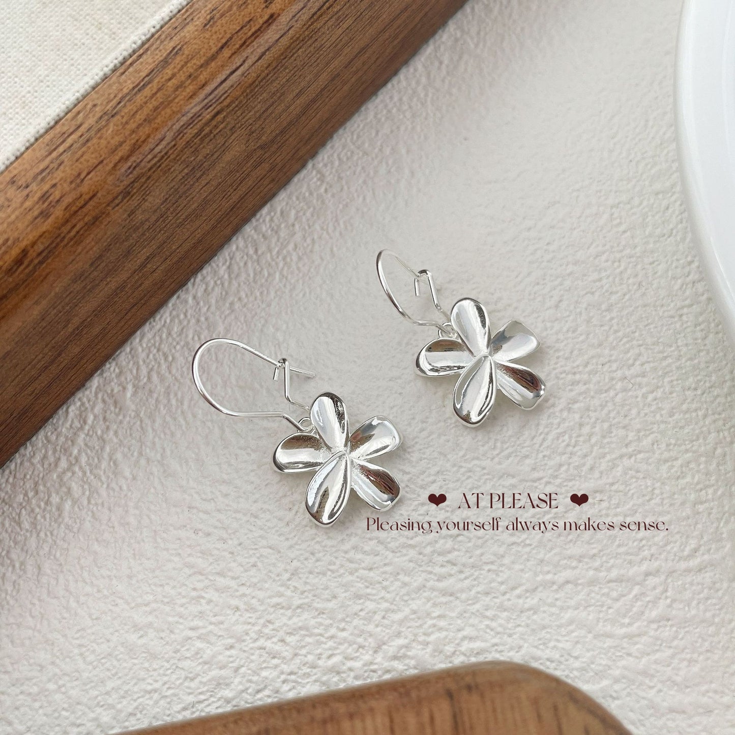 S925 Flower Pendant Earrings - Light Luxury Niche Design