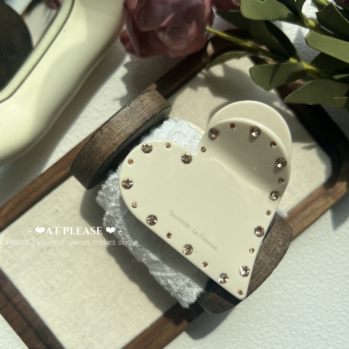 Cream Heart-Shaped Rhinestone Hair Claw Clip - Youthful Sweet Style