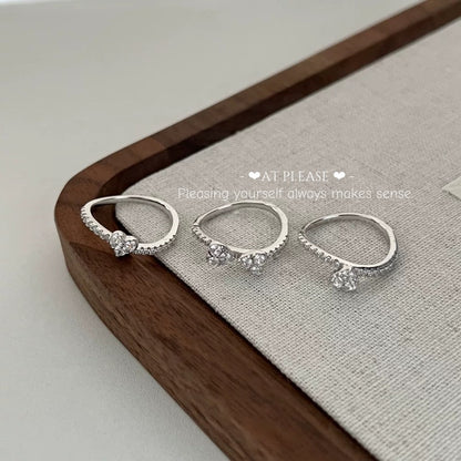 Ring aus 925er Sterlingsilber mit Kleeblatt-Anhänger und Zirkonia | Vielseitiger, stapelbarer Schmuck