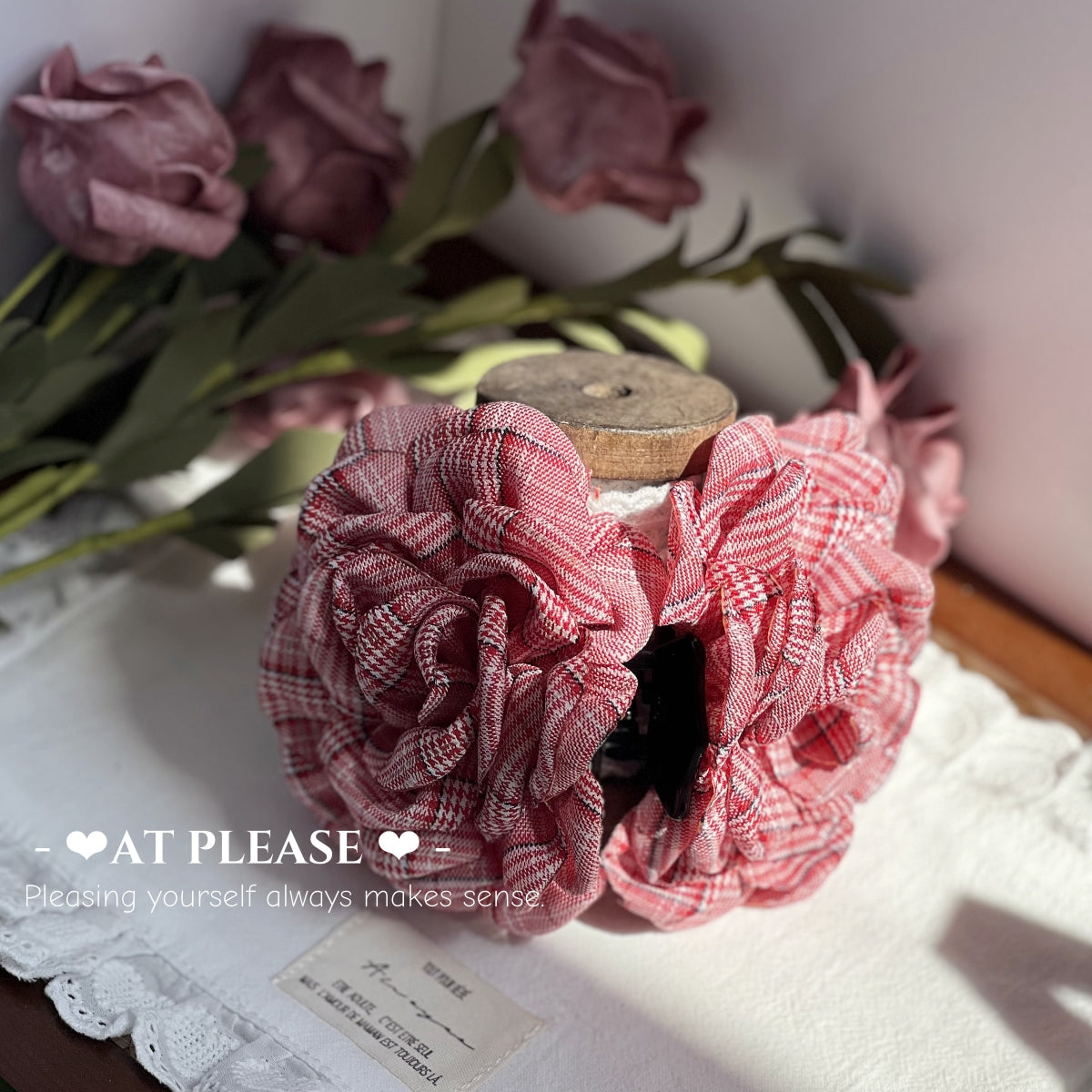 Britische rote Schottenkaro-Haarklammer mit Rose | Jugendlicher Vintage-Preppy-Haarschmuck