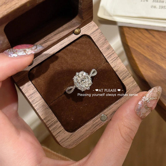 CZ Ring with Twisted Border Luxury Design wedding JEWELRY