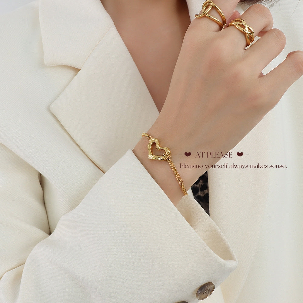 18 Karat vergoldetes Titanstahl-Doppelschicht-Herz-Charm-Armband | Ausgefallener minimalistischer Schmuck