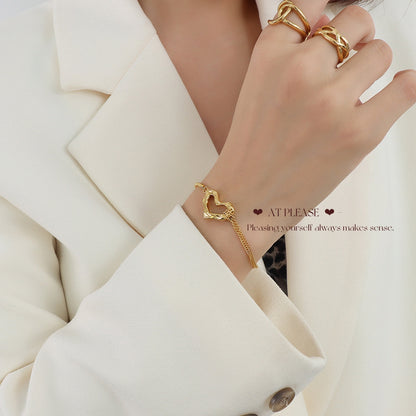 18 Karat vergoldetes Titanstahl-Doppelschicht-Herz-Charm-Armband | Ausgefallener minimalistischer Schmuck