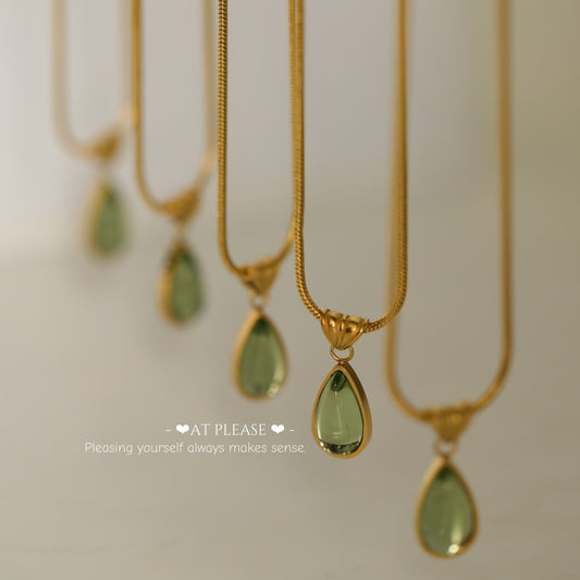 Élégance Verte Necklace - 18k Gold Plated Titanium Steel Snake Chain with Emerald Drop Pendant