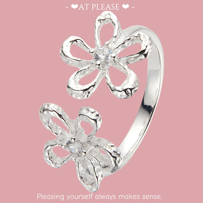 S925 Sterling Silber Exquisiter durchbrochener Blumenring mit CZ