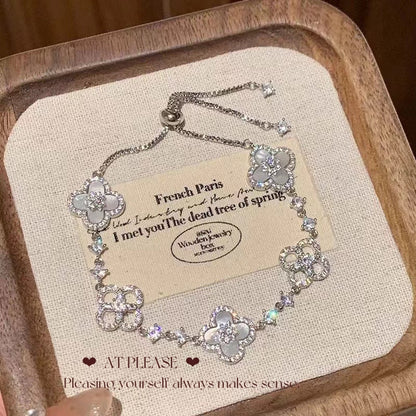 Sparkling clover bracelet with mother-of-pearl and micro-pave crystals